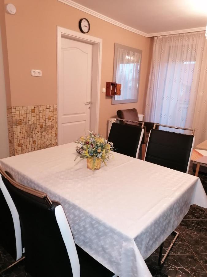 Bettina47 Apartman Hajdúszoboszló Eksteriør bilde